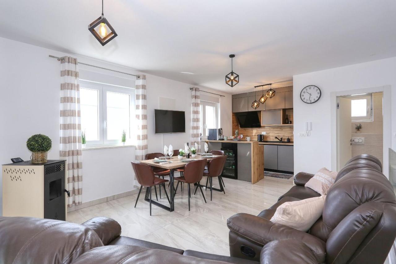 Luxury Apartment Isabell Затон Экстерьер фото